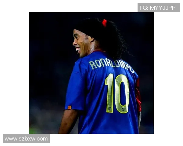 足球明星小罗的全名与绰号解析及其传奇足球生涯回顾