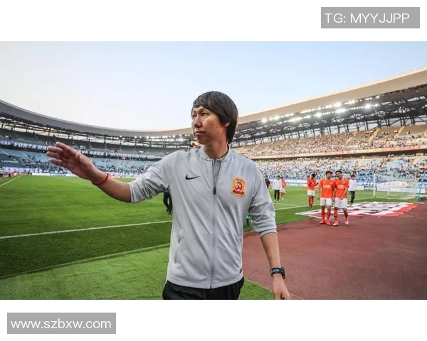 足球明星上场前是否会化妆揭秘他们的赛前准备与形象管理 足球明星上场前是否会化妆揭秘他们的赛前准备与形象管理